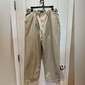 Haggar Men’s Cotton Khaki Dress Pants Tan Size 36W x 31L.
